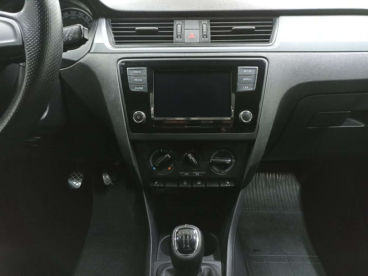 Skoda Rapid с пробегом — 2019 год. Фото: #14