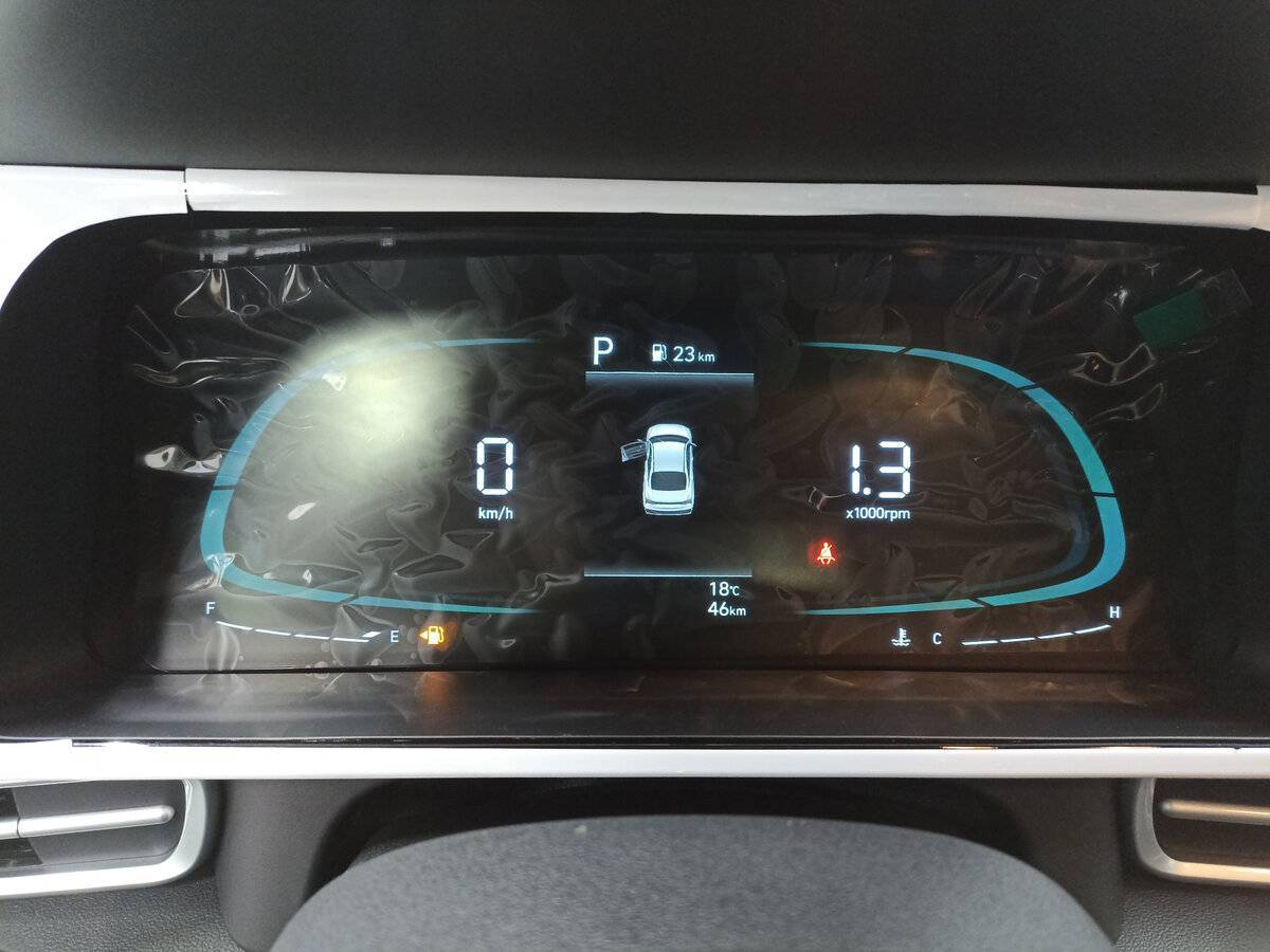 Hyundai Elantra с пробегом — 2023 год. Фото: #12