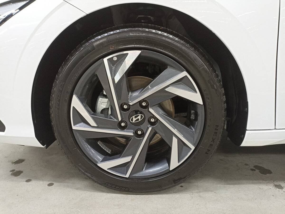 Hyundai Elantra с пробегом — 2023 год. Фото: #16