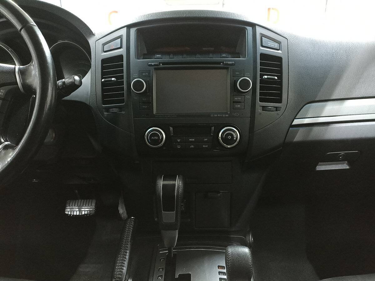 Mitsubishi Pajero с пробегом — 2011 год. Фото: #14