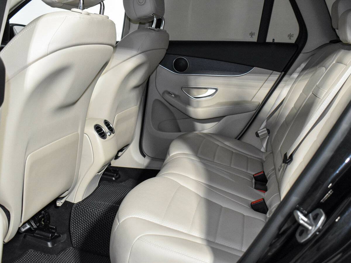 Mercedes-Benz GLC с пробегом — 2021 год. Фото: #11