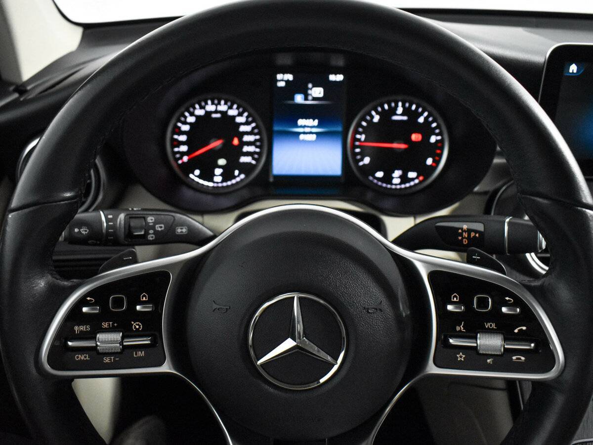 Mercedes-Benz GLC с пробегом — 2021 год. Фото: #18