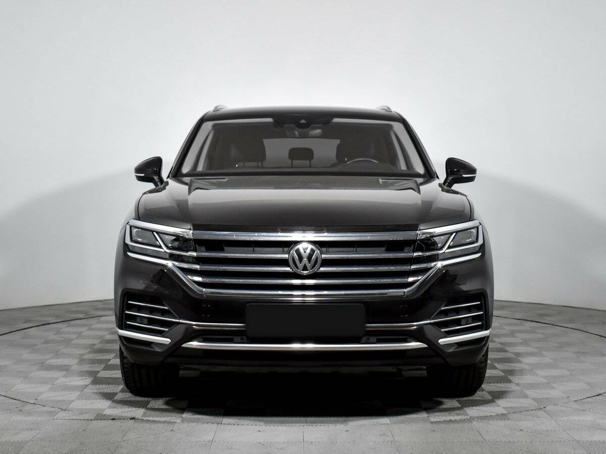 Volkswagen Touareg с пробегом — 2019 год. Фото: #1