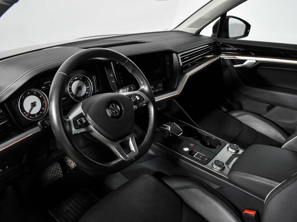 Volkswagen Touareg с пробегом — 2019 год. Фото: #8