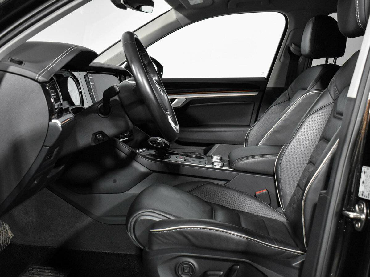 Volkswagen Touareg с пробегом — 2019 год. Фото: #9