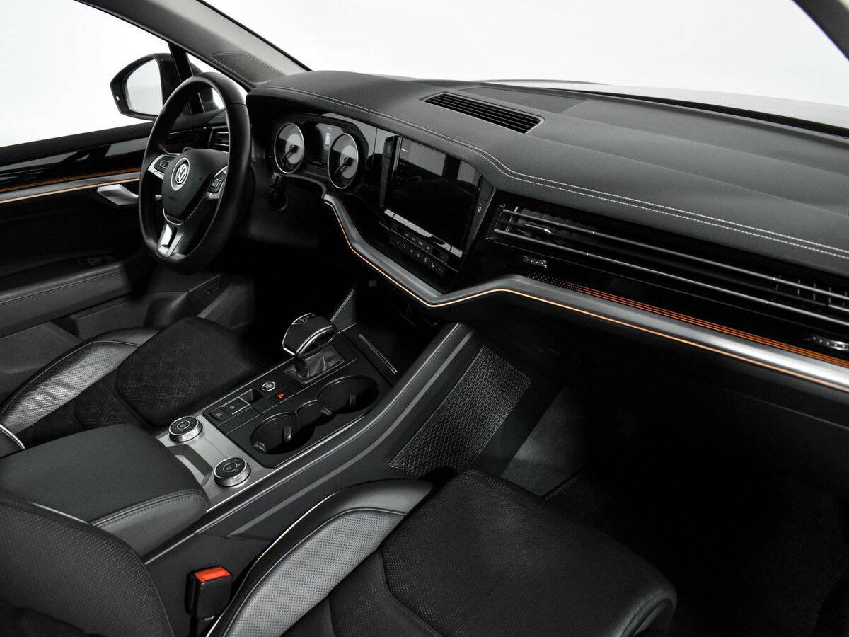 Volkswagen Touareg с пробегом — 2019 год. Фото: #10