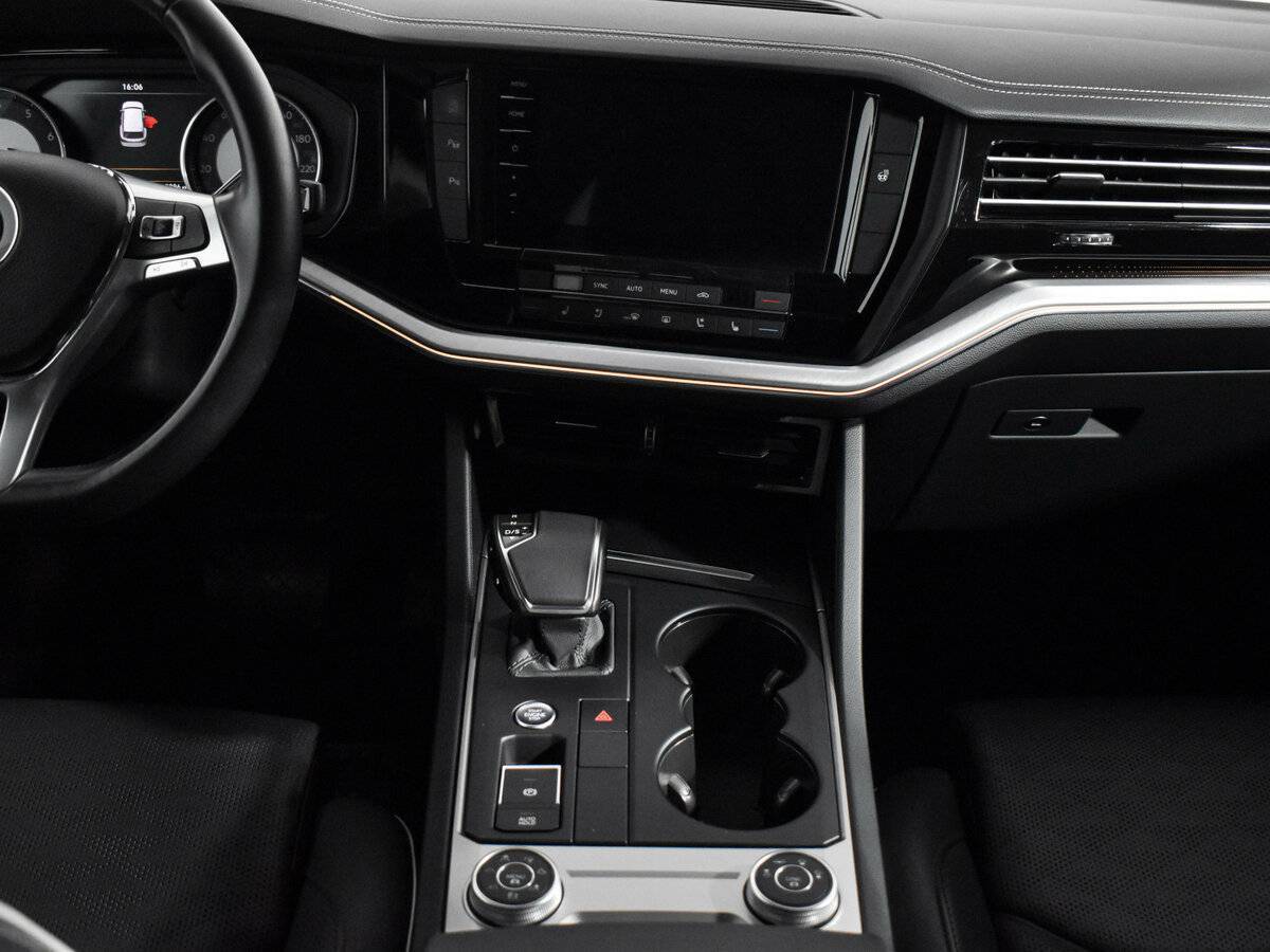 Volkswagen Touareg с пробегом — 2019 год. Фото: #13
