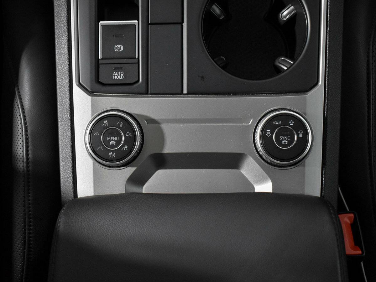 Volkswagen Touareg с пробегом — 2019 год. Фото: #14