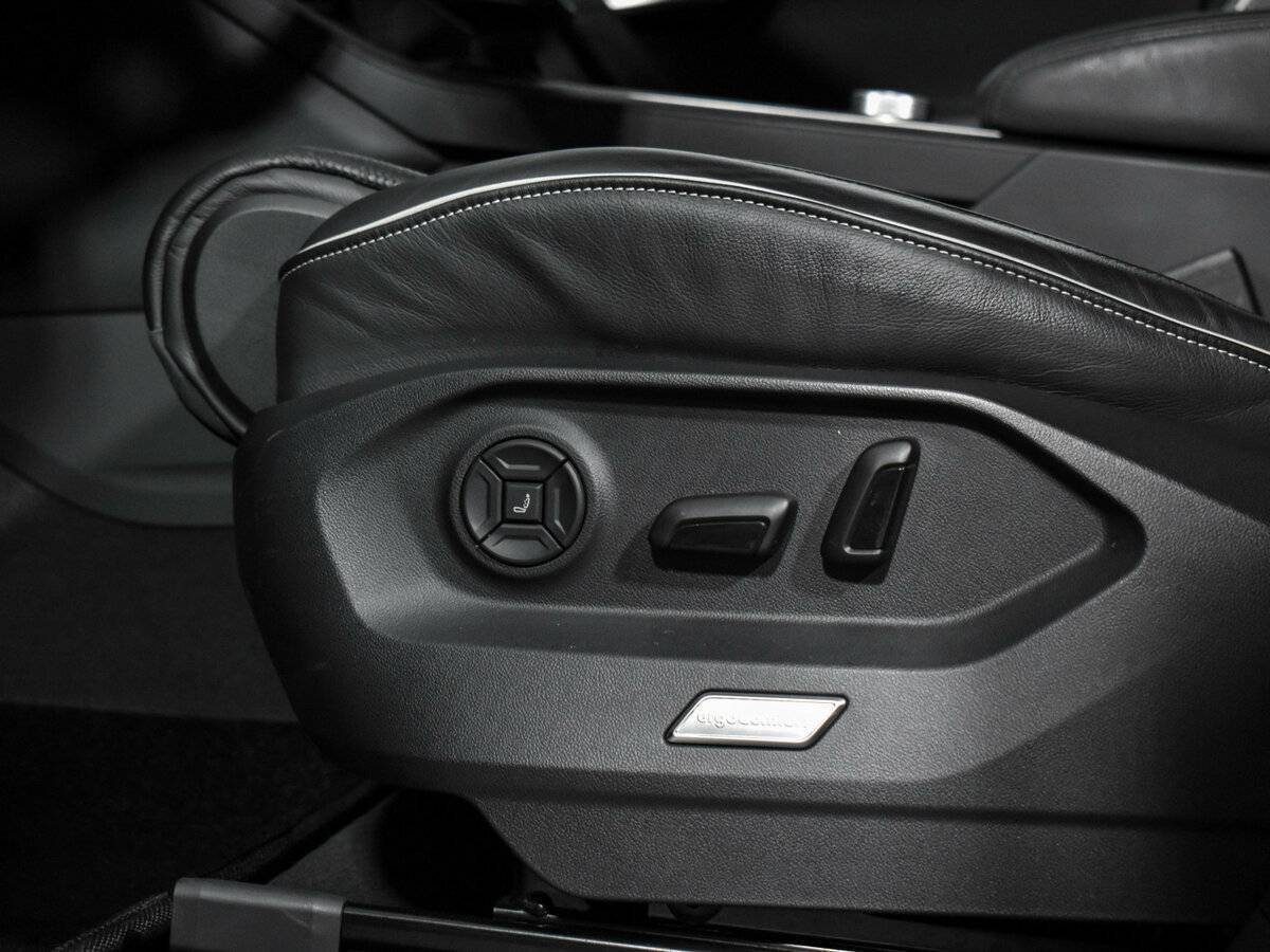 Volkswagen Touareg с пробегом — 2019 год. Фото: #16