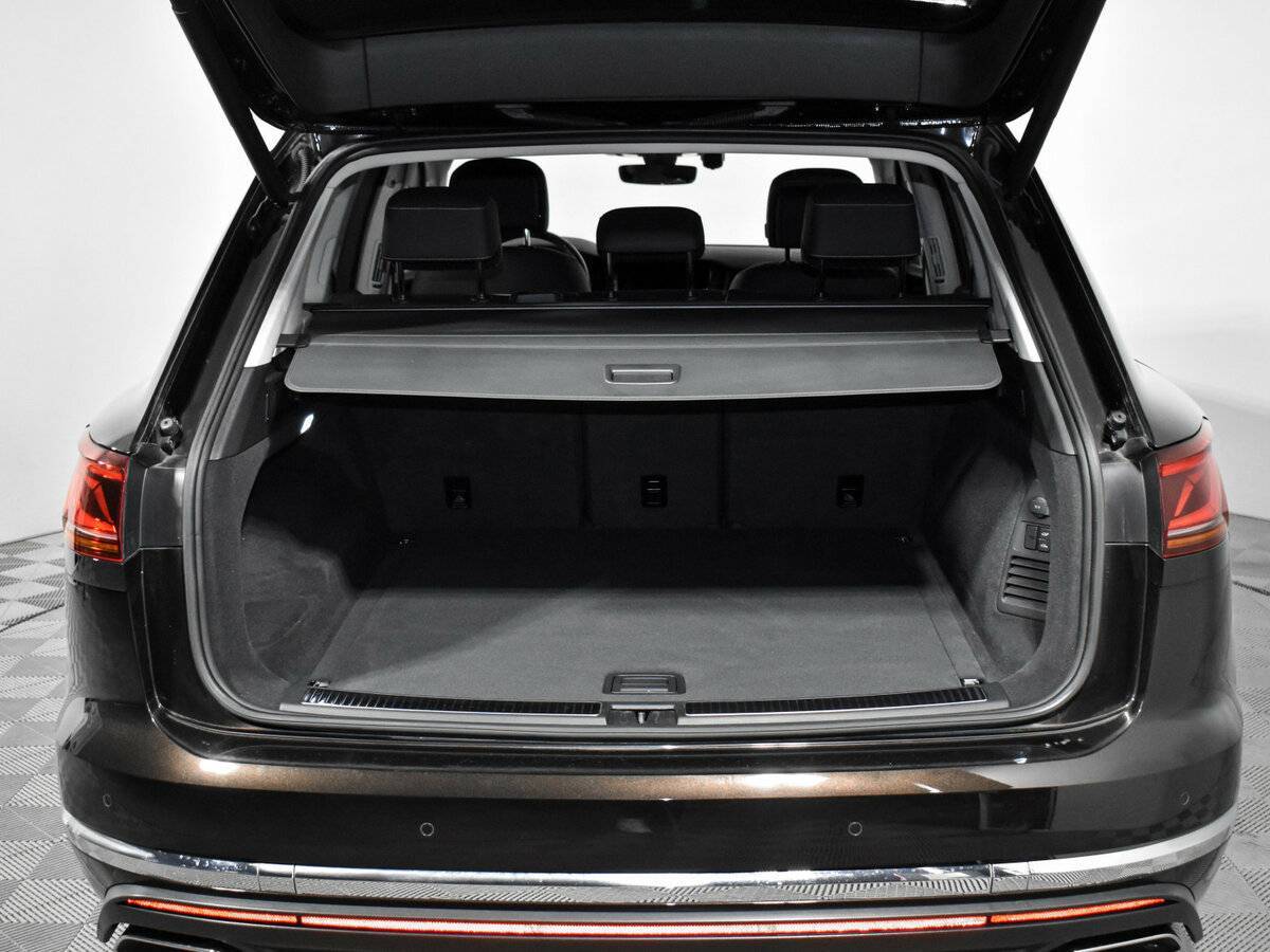 Volkswagen Touareg с пробегом — 2019 год. Фото: #21