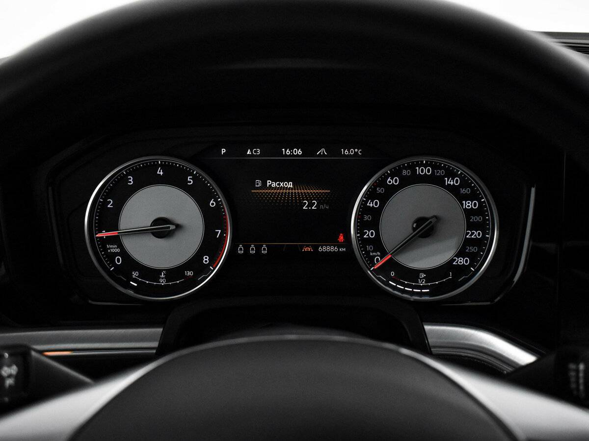 Volkswagen Touareg с пробегом — 2019 год. Фото: #23