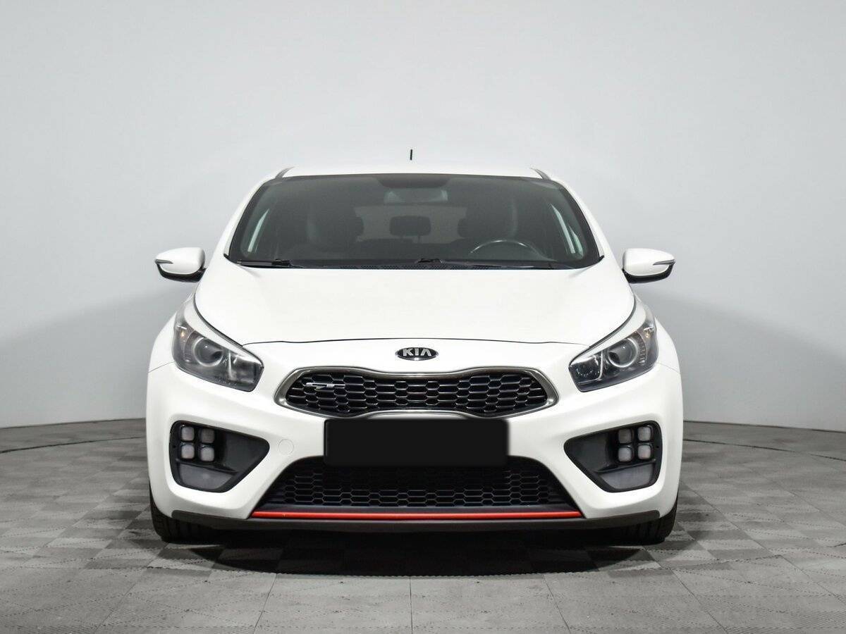 Kia Ceed GT с пробегом — 2015 год. Фото: #1