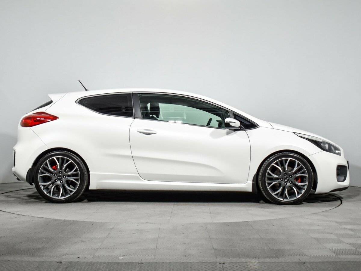 Kia Ceed GT с пробегом — 2015 год. Фото: #4