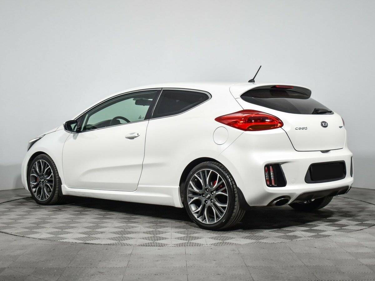 Kia Ceed GT с пробегом — 2015 год. Фото: #5