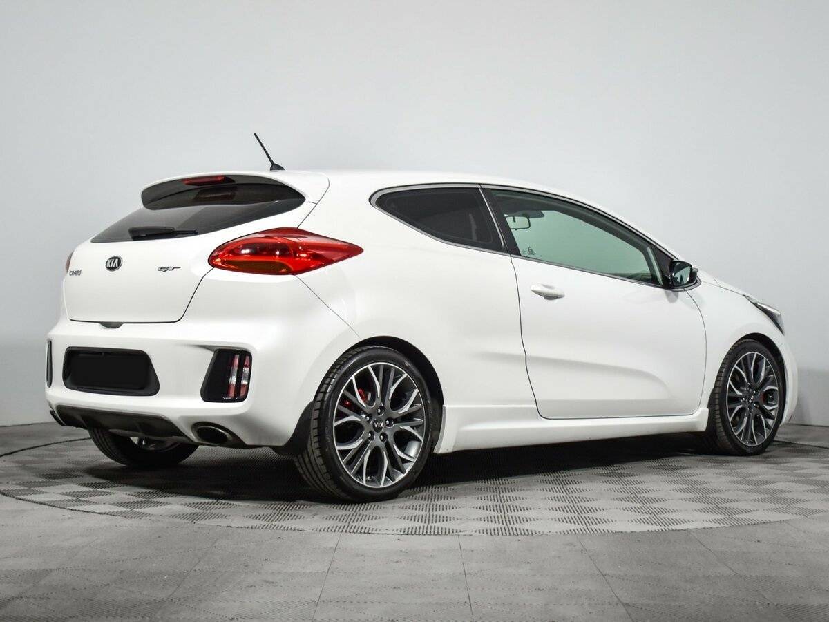 Kia Ceed GT с пробегом — 2015 год. Фото: #7