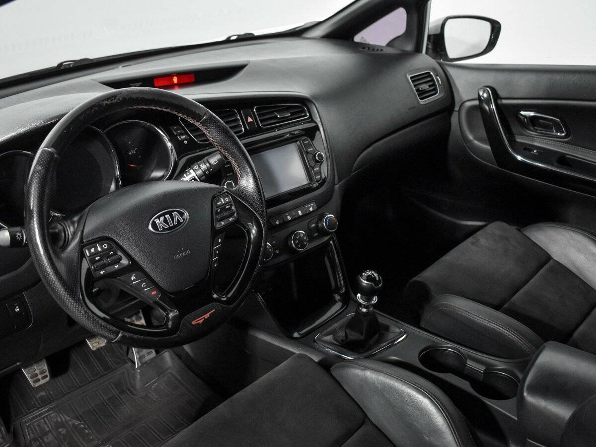 Kia Ceed GT с пробегом — 2015 год. Фото: #8
