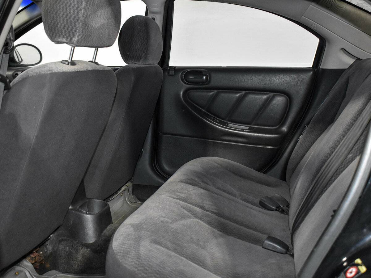 Dodge Stratus с пробегом — 2001 год. Фото: #9