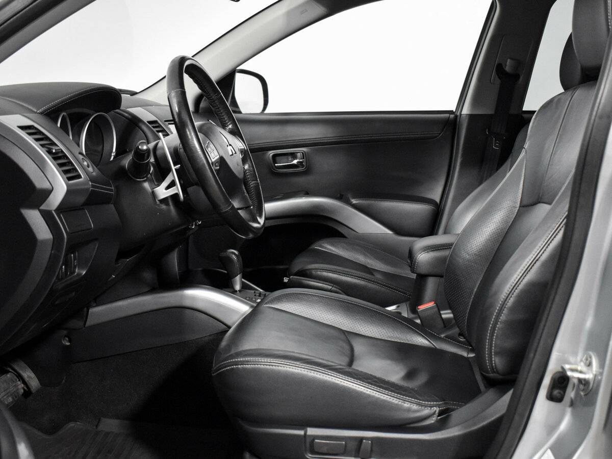 Mitsubishi Outlander с пробегом — 2011 год. Фото: #9