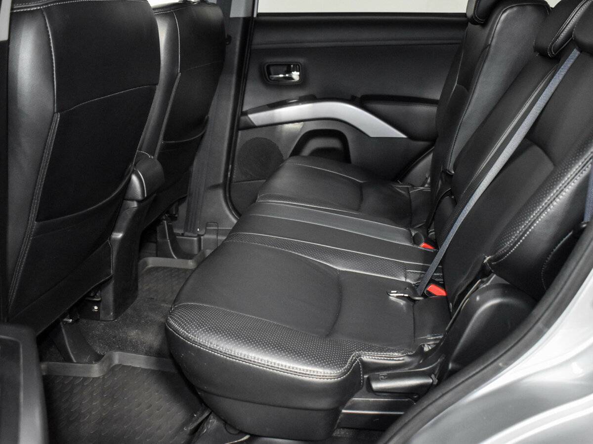 Mitsubishi Outlander с пробегом — 2011 год. Фото: #10