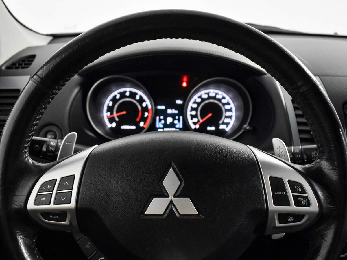 Mitsubishi Outlander с пробегом — 2011 год. Фото: #14