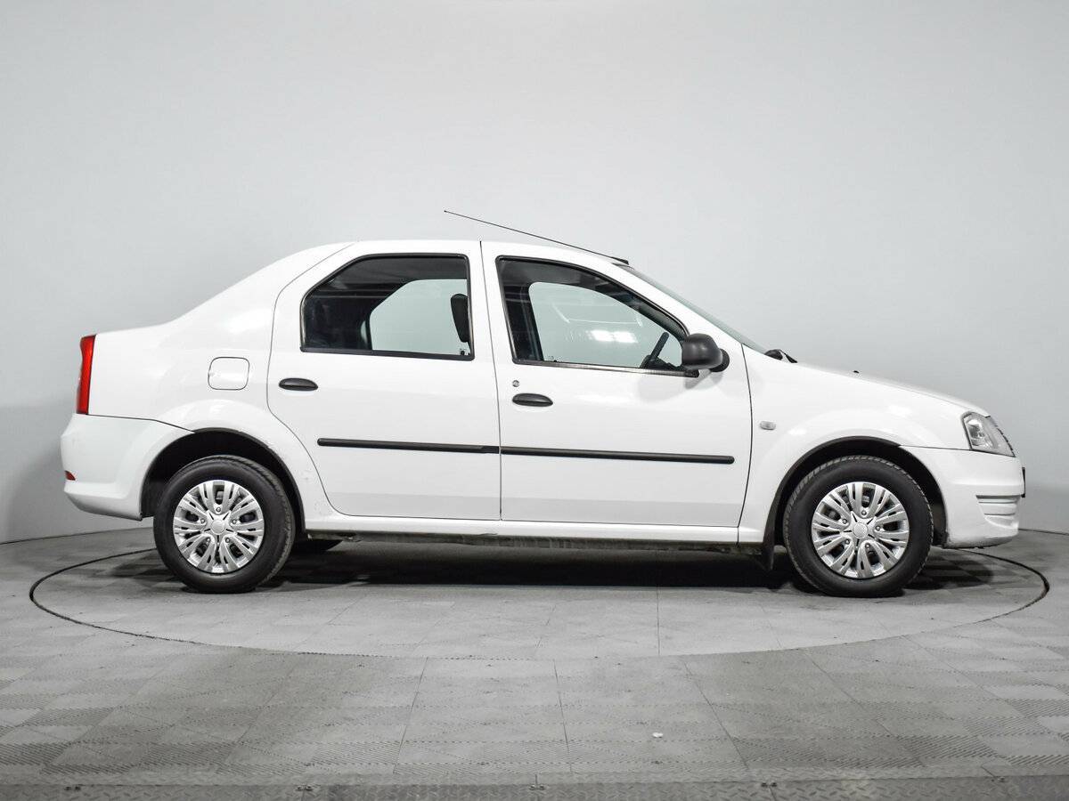 Renault Logan с пробегом — 2011 год. Фото: #3