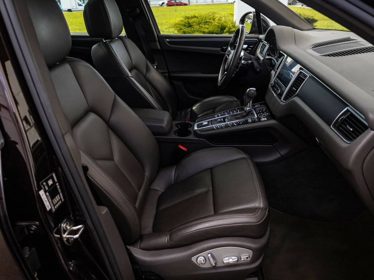 Porsche Macan с пробегом — 2018 год. Фото: #11