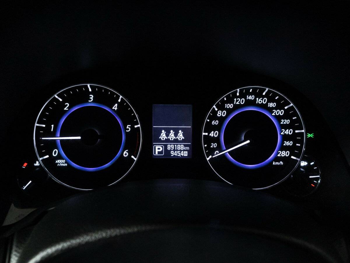 Infiniti QX70 с пробегом — 2016 год. Фото: #10