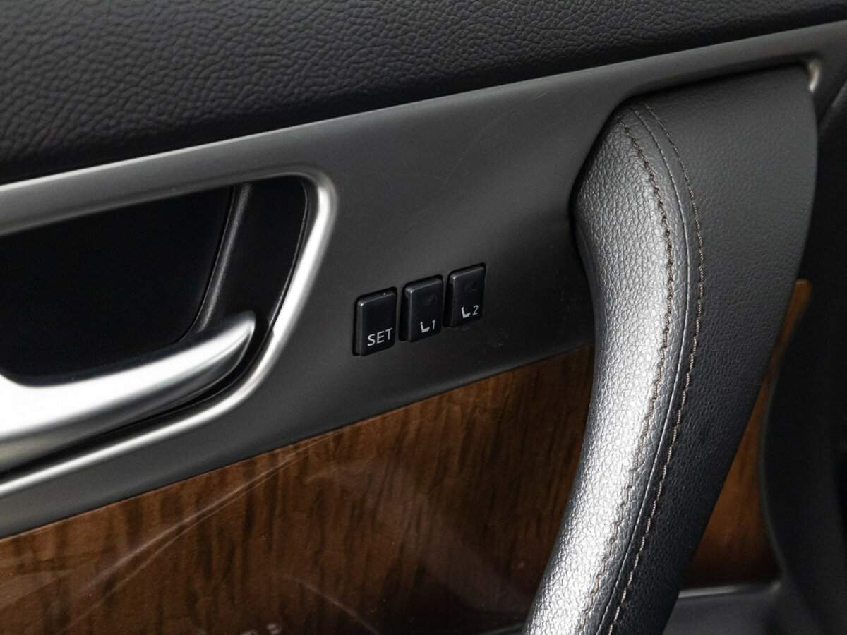 Infiniti QX70 с пробегом — 2016 год. Фото: #16