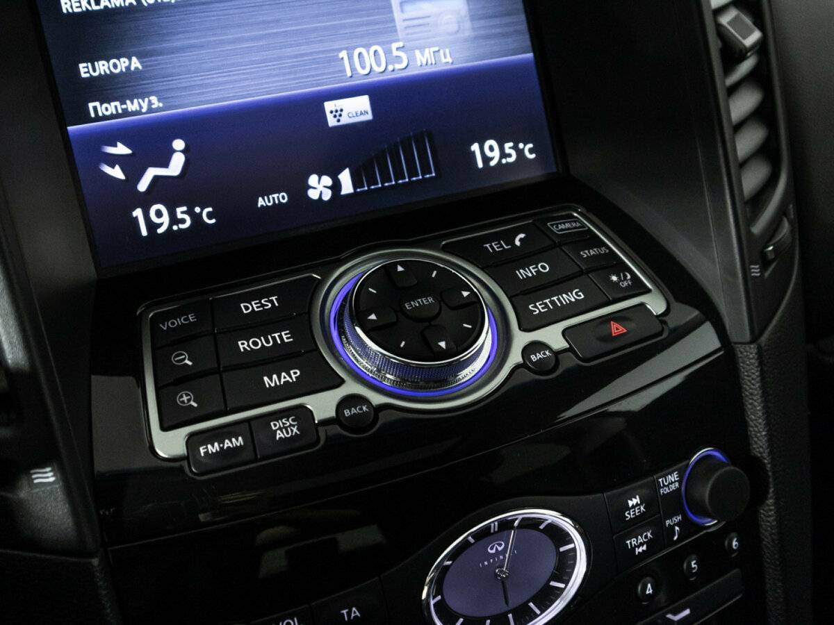 Infiniti QX70 с пробегом — 2016 год. Фото: #21