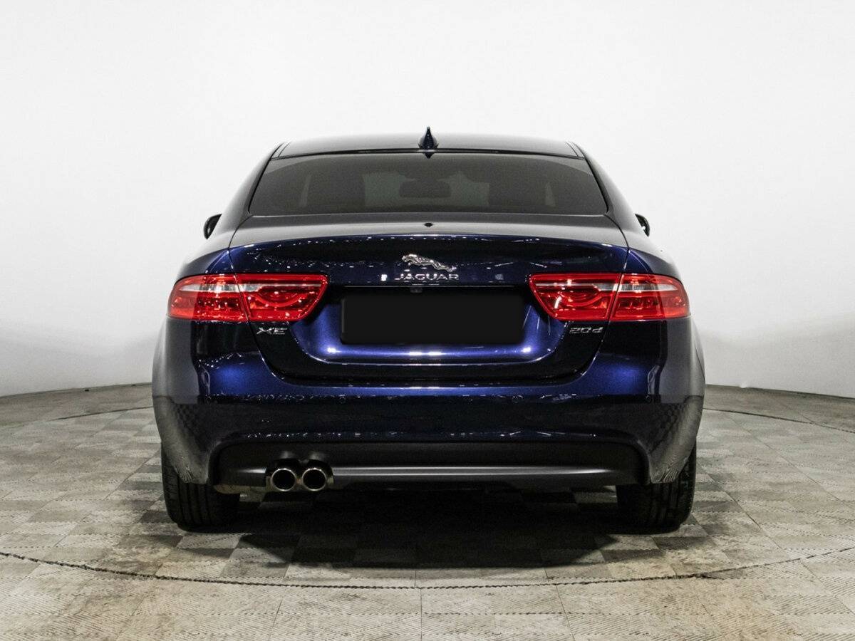 Jaguar XE с пробегом — 2016 год. Фото: #5