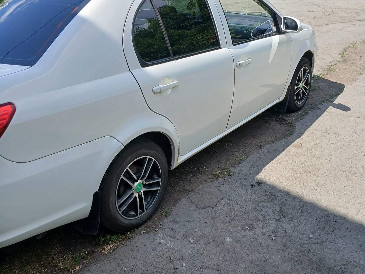 FAW V5 с пробегом — 2013 год. Фото: #1