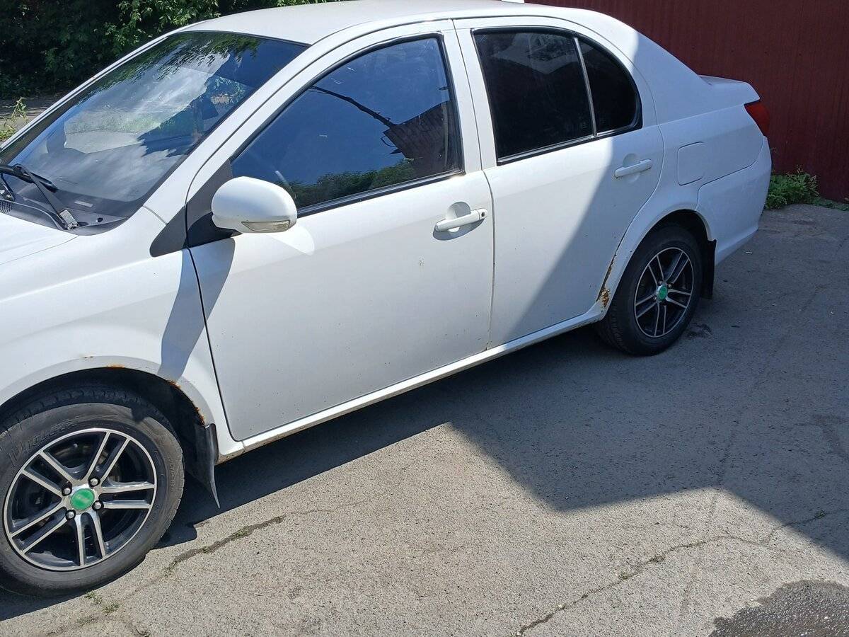 FAW V5 с пробегом — 2013 год. Фото: #3