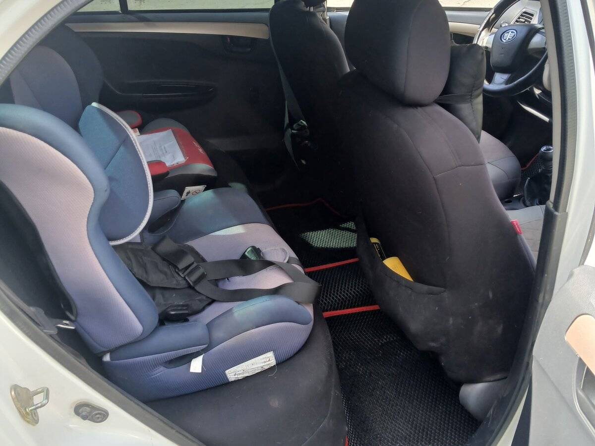 FAW V5 с пробегом — 2013 год. Фото: #6