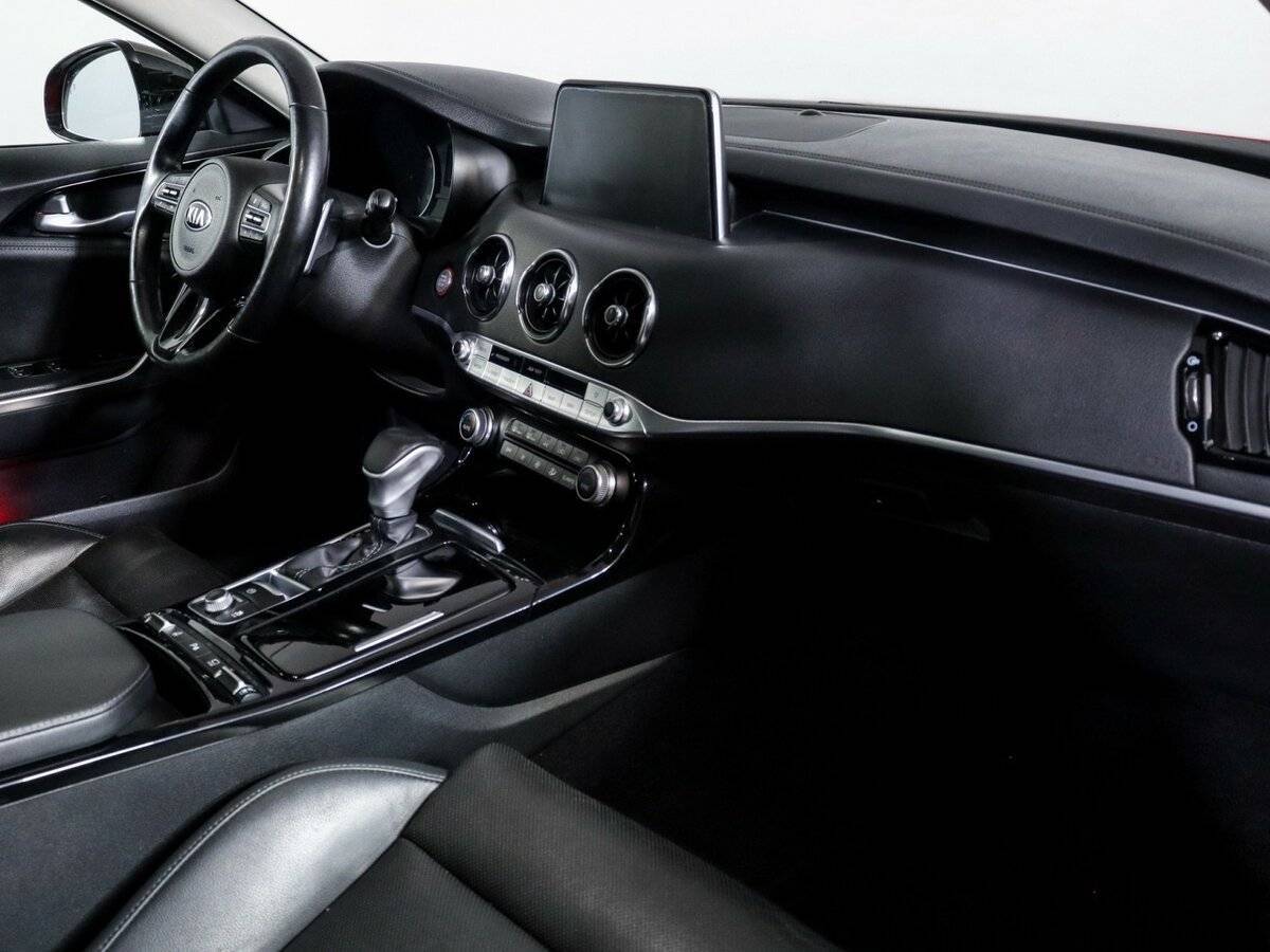 Kia Stinger с пробегом — 2019 год. Фото: #4