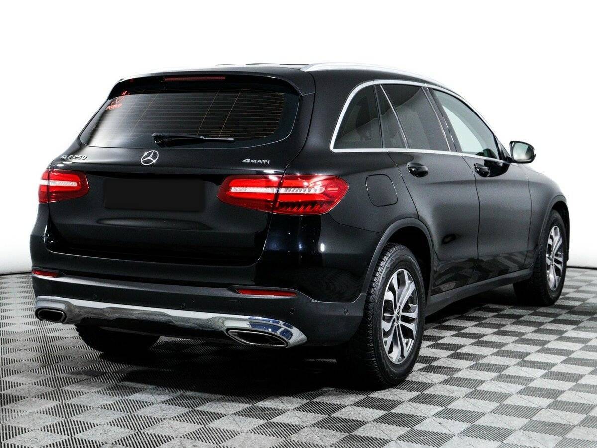 Mercedes-Benz GLC с пробегом — 2017 год. Фото: #4