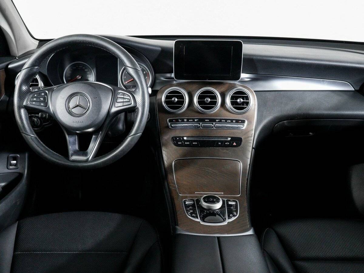Mercedes-Benz GLC с пробегом — 2017 год. Фото: #11