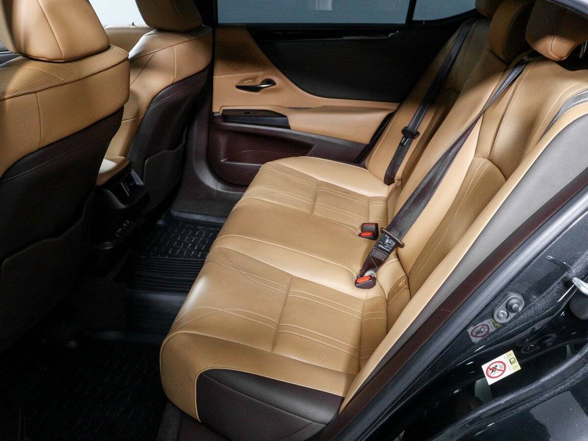 Lexus ES с пробегом — 2018 год. Фото: #9