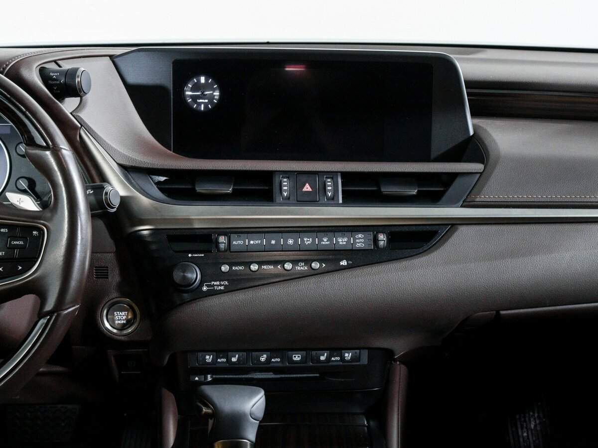 Lexus ES с пробегом — 2018 год. Фото: #12