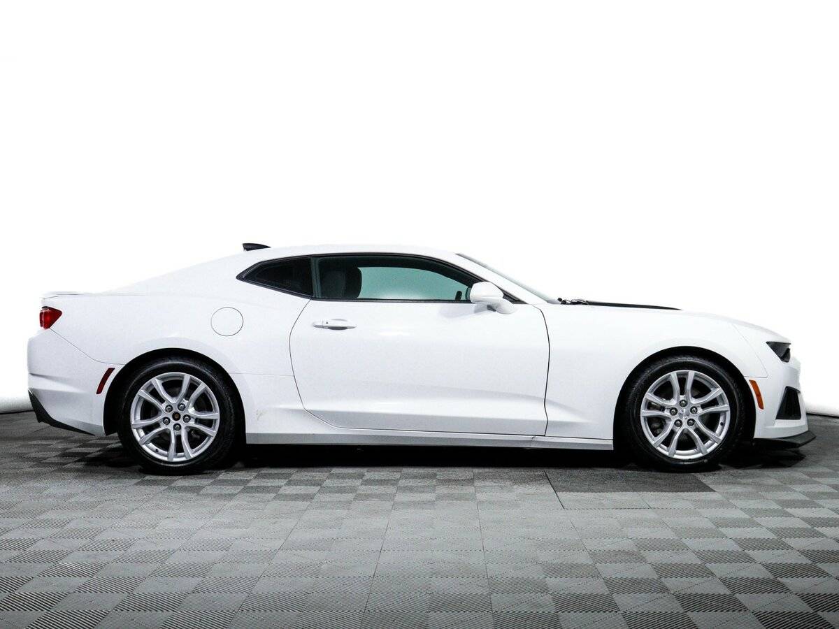 Chevrolet Camaro с пробегом — 2020 год. Фото: #3