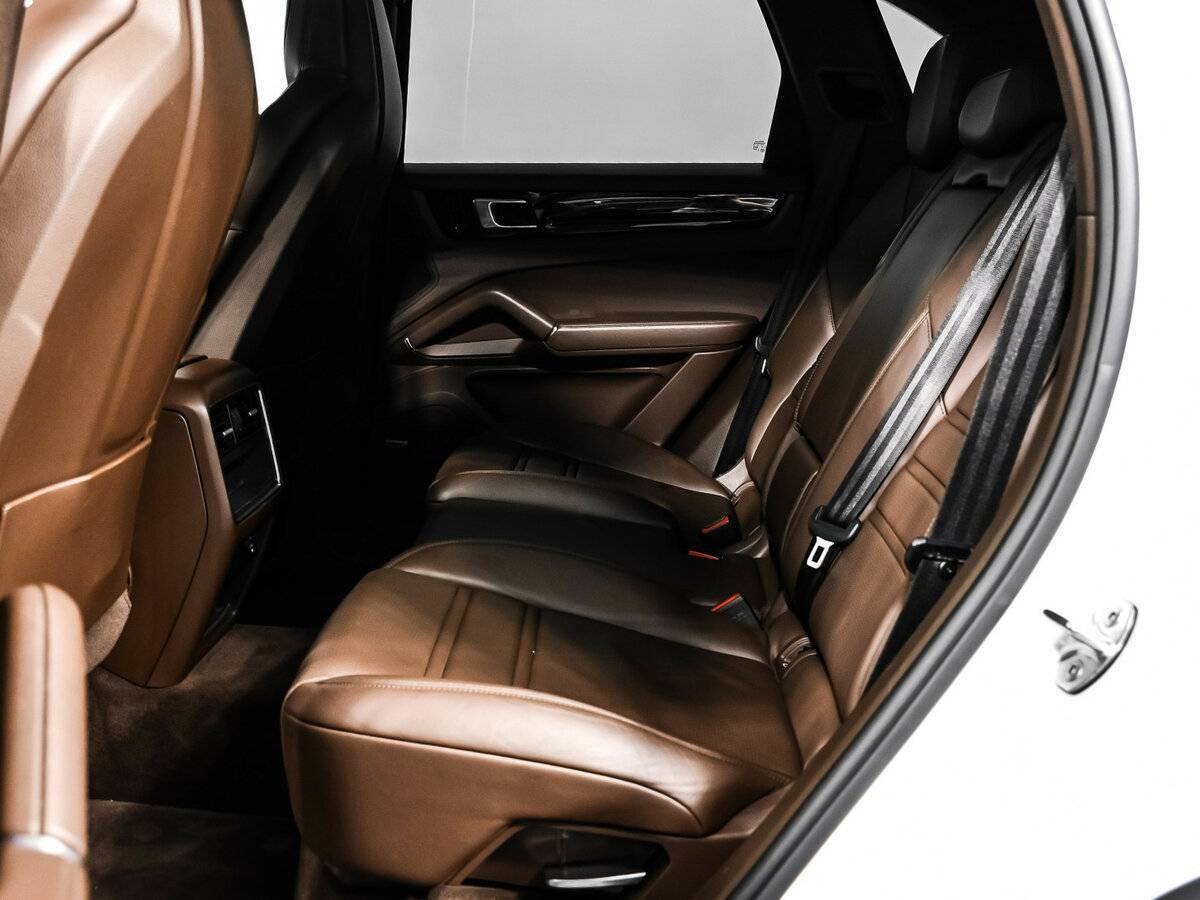 Porsche Cayenne с пробегом — 2019 год. Фото: #13