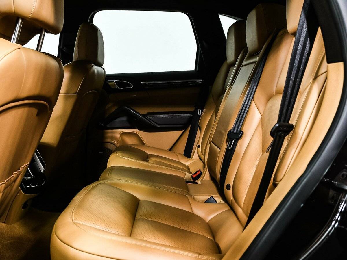 Porsche Cayenne с пробегом — 2016 год. Фото: #11