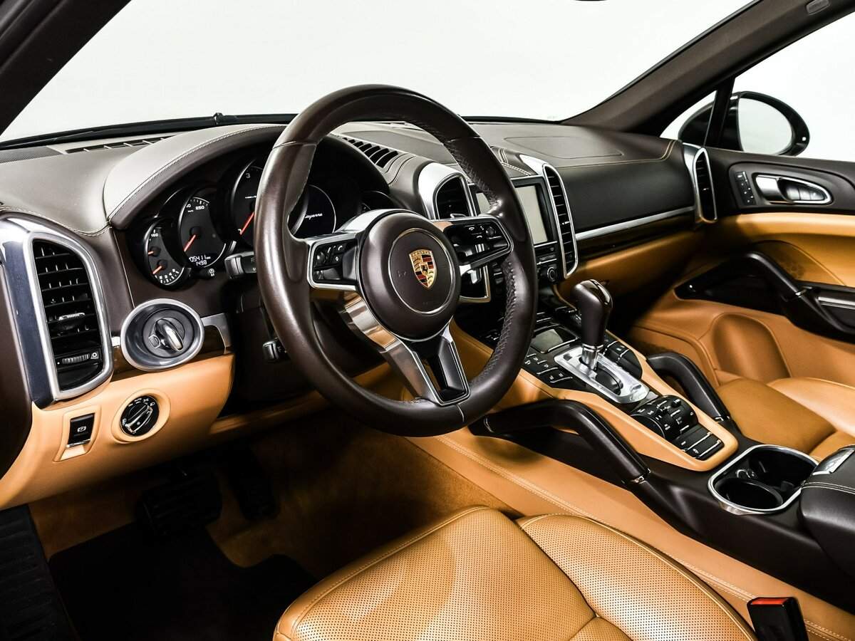 Porsche Cayenne с пробегом — 2016 год. Фото: #12