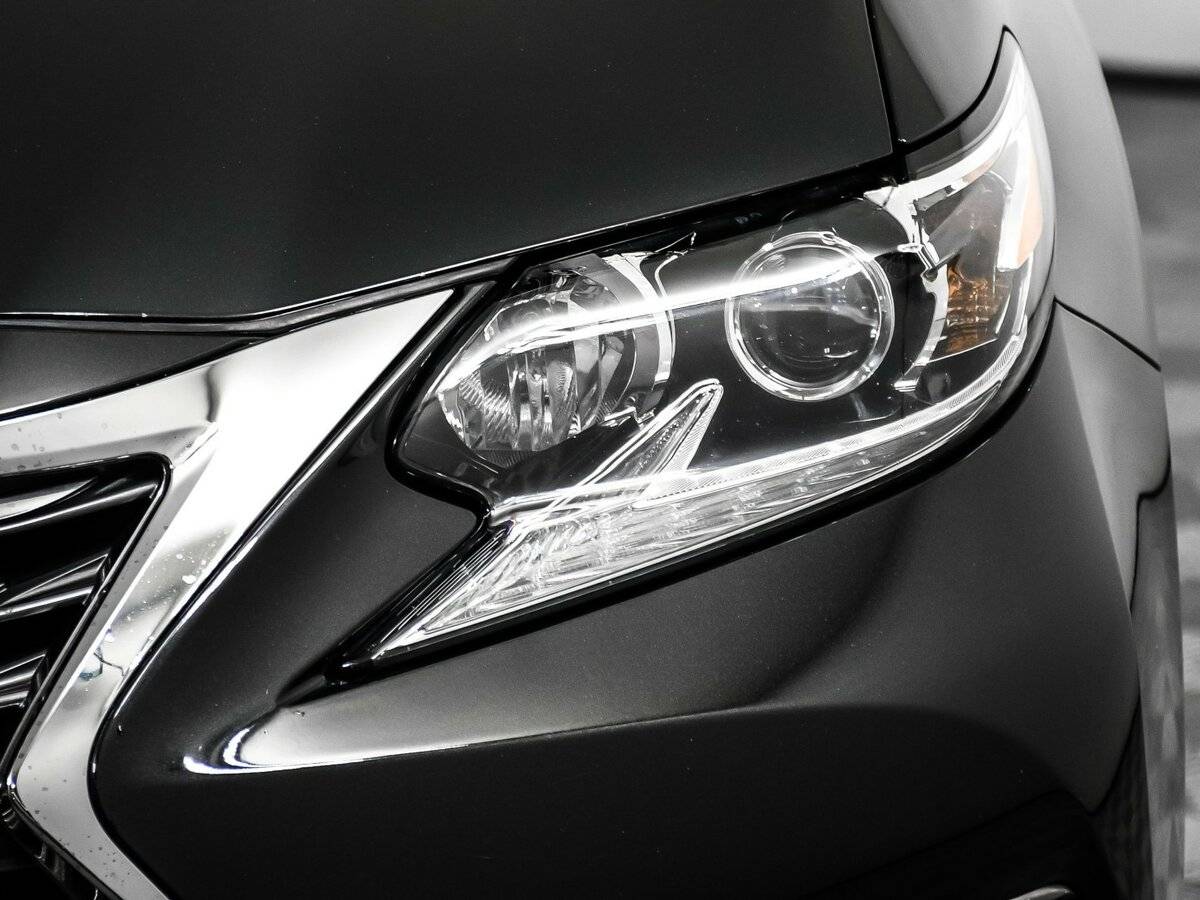 Lexus ES с пробегом — 2016 год. Фото: #14