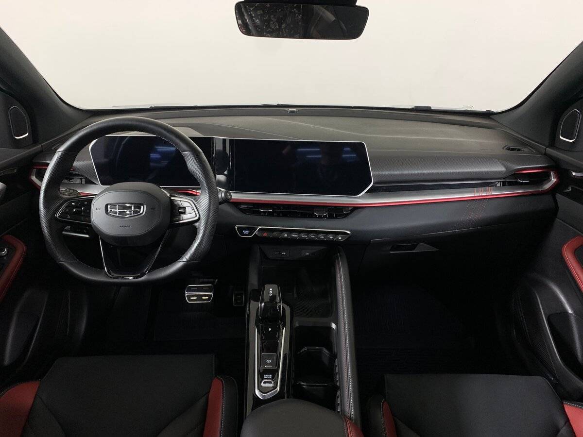 Geely Coolray с пробегом — 2023 год. Фото: #11