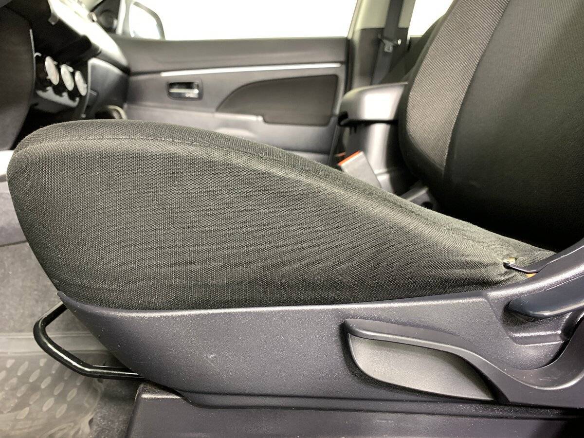 Mitsubishi ASX с пробегом — 2011 год. Фото: #15