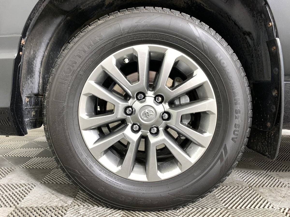 Toyota Land Cruiser Prado с пробегом — 2018 год. Фото: #8