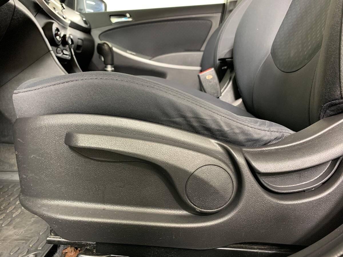 Hyundai Solaris с пробегом — 2013 год. Фото: #15