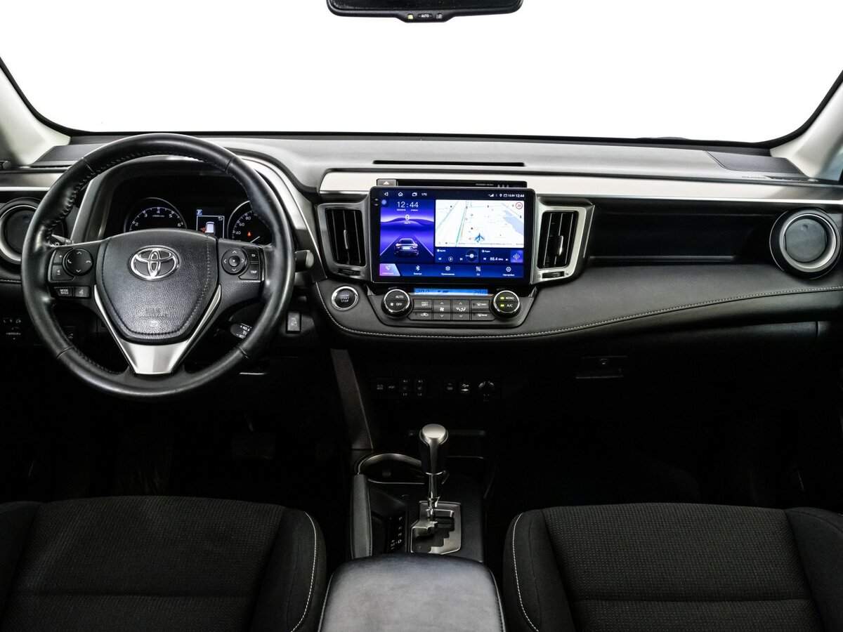 Toyota RAV4 с пробегом — 2018 год. Фото: #7
