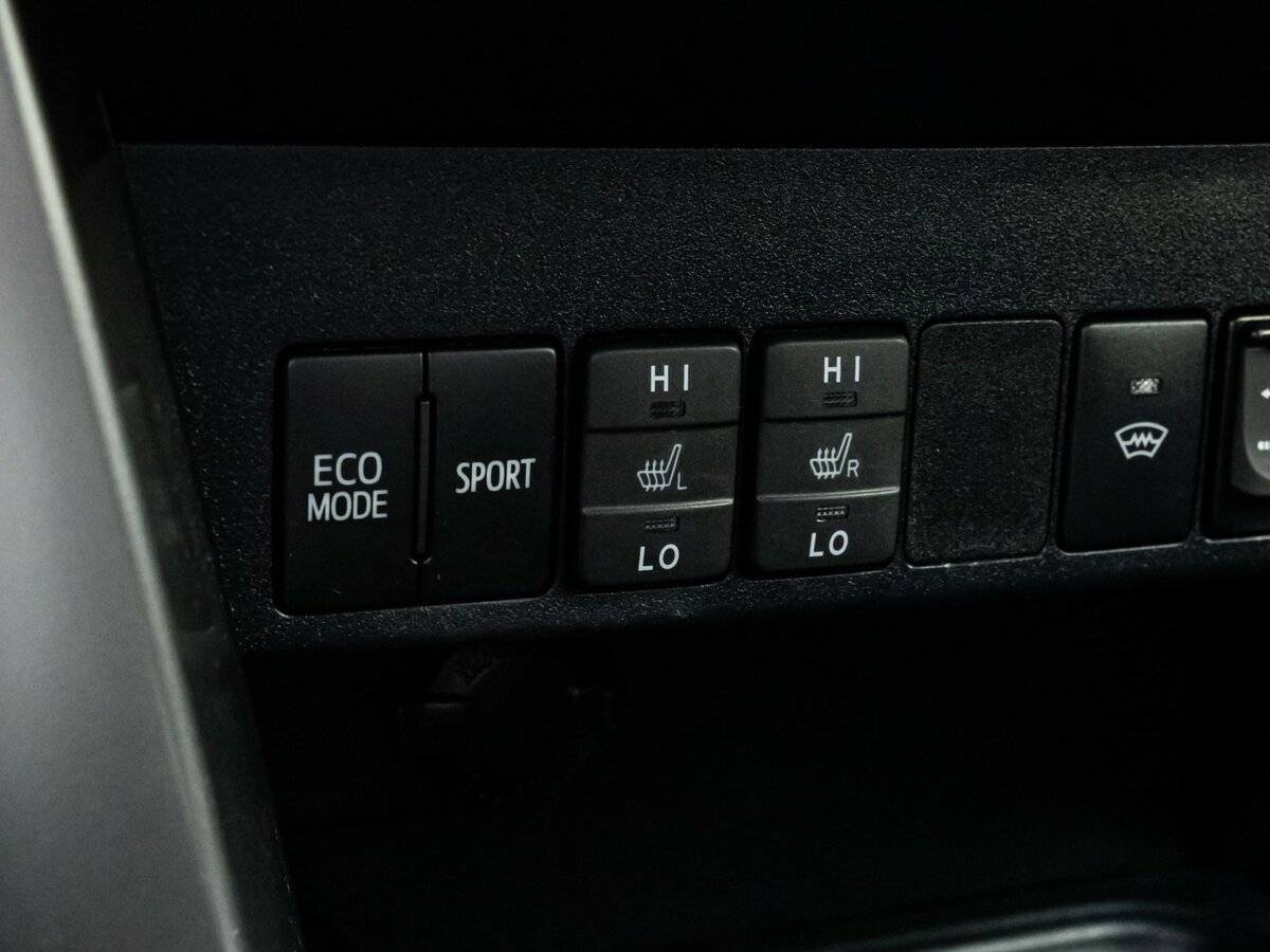 Toyota RAV4 с пробегом — 2018 год. Фото: #15