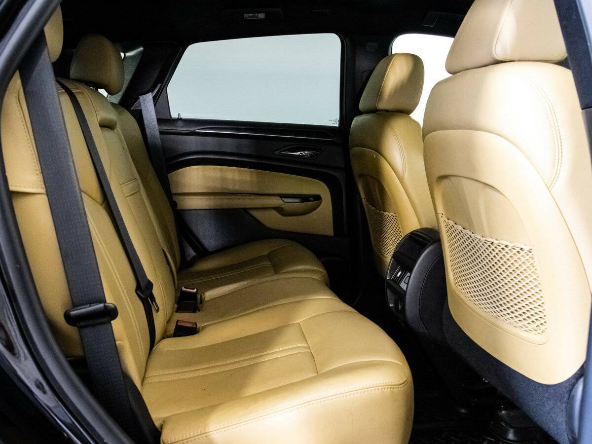 Cadillac SRX с пробегом — 2014 год. Фото: #19